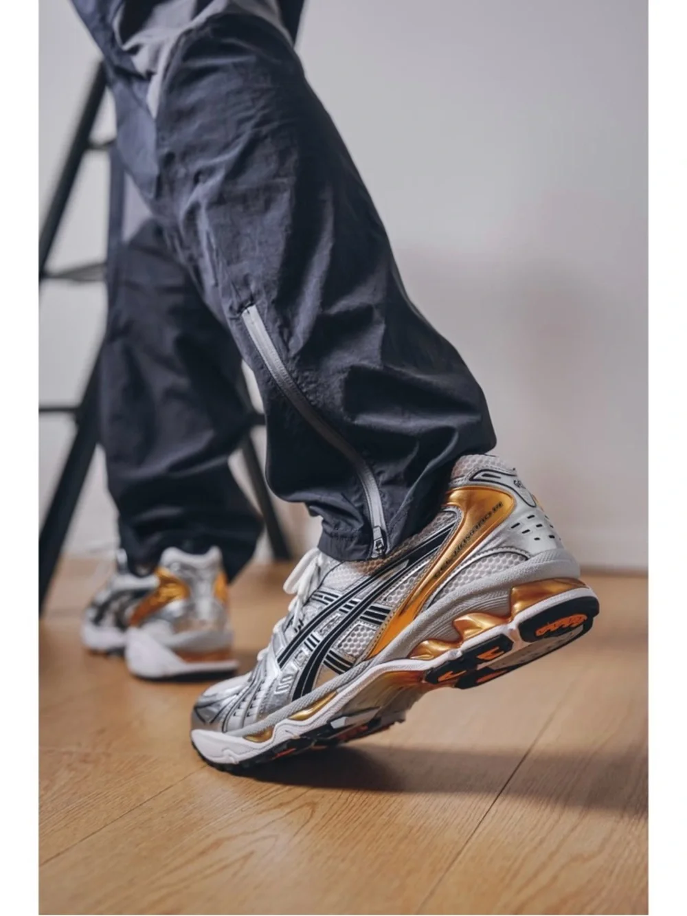 ASICS Gel-Kayano  Women's US 4.5 Running Shoes White‎ Gold Silver